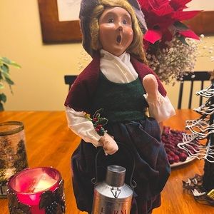 Vintage Byers Choice Caroler selling milk
